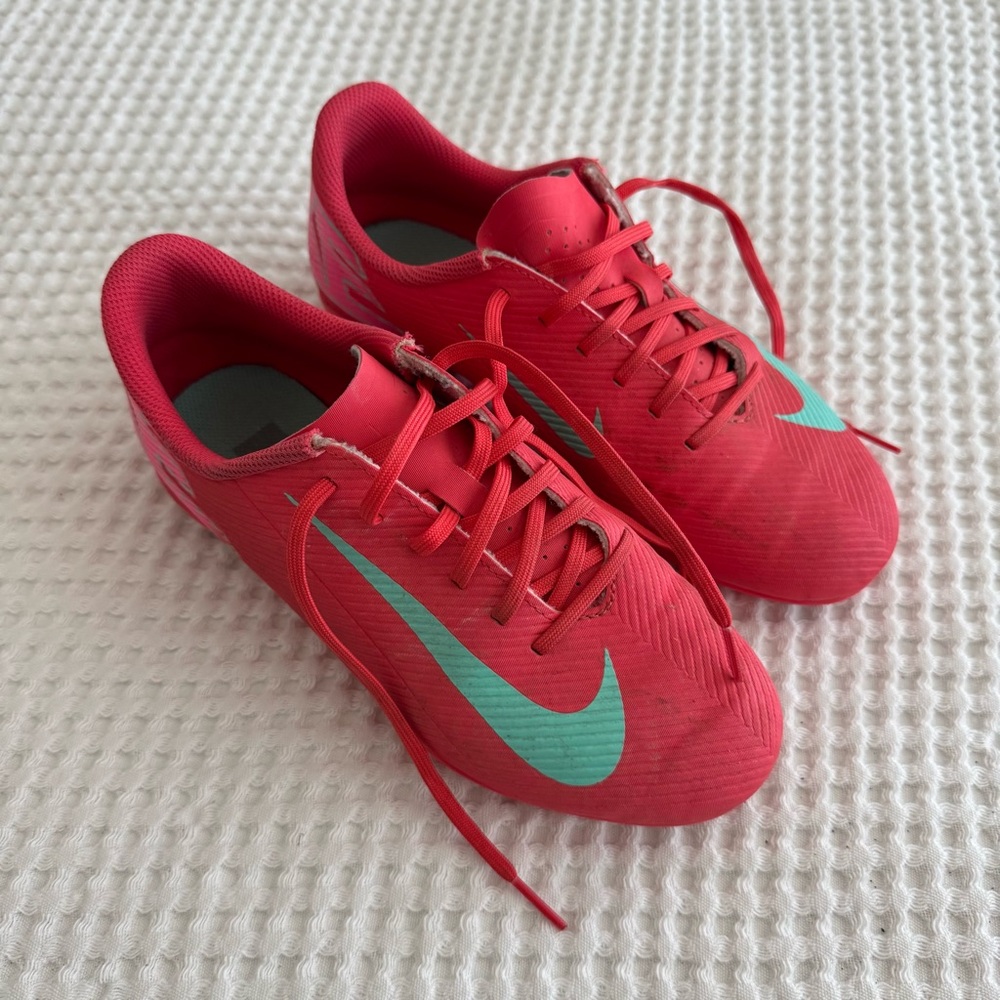 Nike Kids' Mercurial Vapor 16 Club FG/MG Soccer Cleats